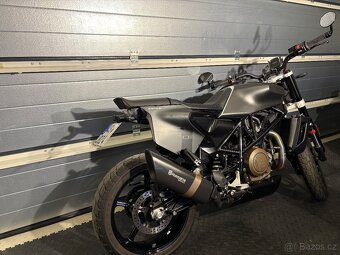 Husqvarna Svartpilen 701 - 2