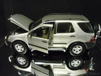 Mercedes Benz ML 320 Maisto 1/18 - 2