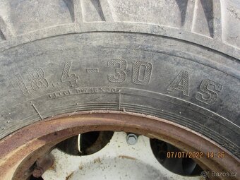 Zadní kola zetor uřI 18.4-30. - 2