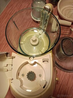 Prodám kuchyňský robot Moulimex s návodem - 2