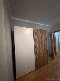 Šatní skříň - 2