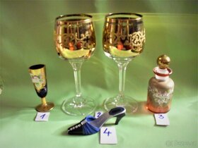 Novoborské sklo a poháry na víno. - 2