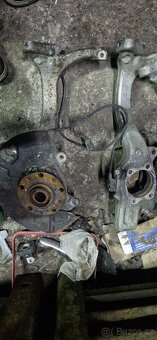 Leva predni tehlice audi A4 B6 B7 8E - 2