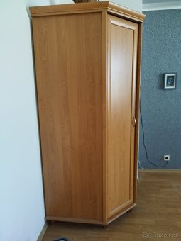 Rohová skříň - 2