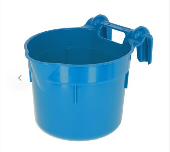 Žlaby na krmení pro koně - 2