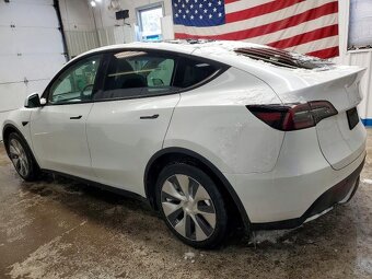 Tesla Model Y 2023 - 2