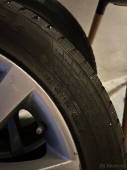 BMW ALU KOLA s téměř novými zimními pneu – 245/45 R18 - 2