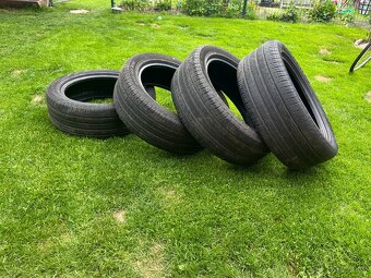 gumy 235/50 r19 99v značka Pirelli - 2