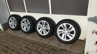 Orig. kola Hyundai 5x114,3, letní pneu 205/60R16 - 2