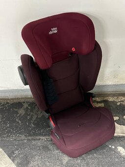 Autosedačka Britax Römer Kidfix III 15-36 kg. - 2