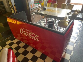 Sedačka Coca cola - originál z chladícího pultu Westinghouse - 2
