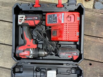 Aku vrtačka s příklepem Milwaukee 18V 2x2Ah - 2