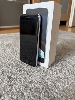 iPhone SE 2020 - 2