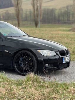 Bmw E92 335i LCI look červený interier - 2