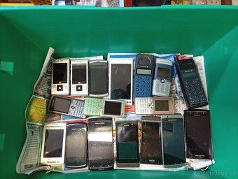 Predám staré zberateľské mobily - 2