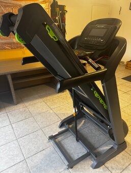 Běžecký pás HOUSEFIT SPIRO 40 iRun - 2