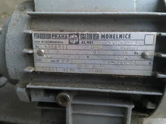 Elekro motor s převodovkou - 2