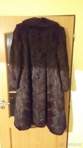 prodám kožich (na výšku cca 172 cm) - 2