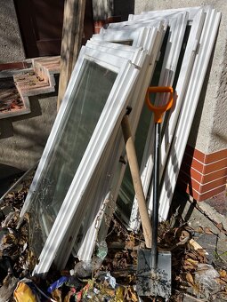 Bílá dvousklá okna dřevěná - 2