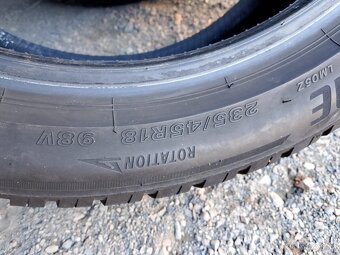 235/45/18 98v Bridgestone - zimní pneu 2ks - 2