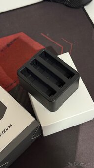 Nabíječka pro Insta360 X4 - 2