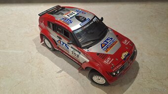 Mitsubishi Pajero Ebolution Dakar 1:18 - 2