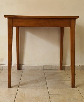 Stůl 70 x 60 cm - 2
