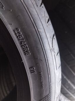 2 LETNÍ GOODYEAR 225/45 R18 - PĚKNÉ - 2