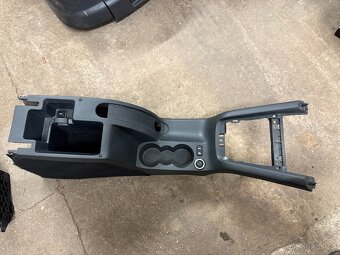 Středový panel Octavia 2 - 2