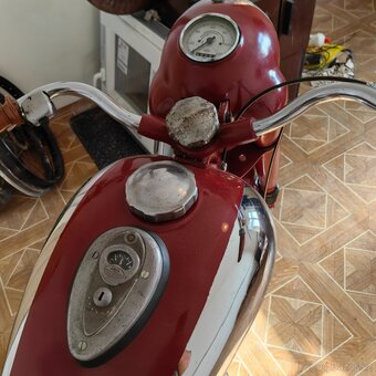Jawa perak komunista - 2