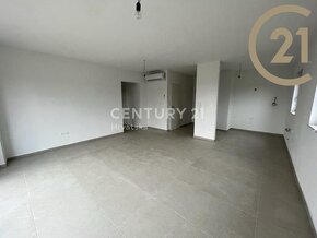 Prodej bytu 4+kk (95 m2) s balkonem a privátní střešní teras - 2