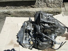 honda cbr 600rr PC37 - 2