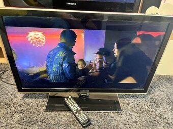 LED TV Samsung 82cm - 2