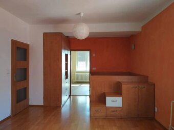 Postel s úložným prostorem - 2