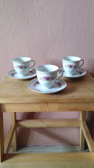Porcelán s růžemi - 2