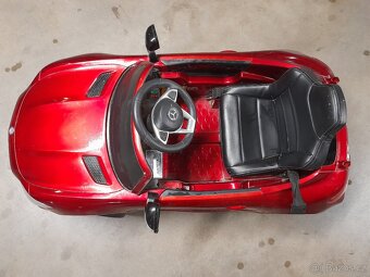 Dětské elektrické autíčko Mercedes AMG GT R V8 BITURBO - 2