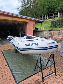 Motorový člun Honda HonWave T32-IE s motorem Honda BF15D3 - 2