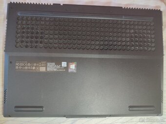 Lenovo Legion 5 – na díly(vadný procesor,je servisní zpráva) - 2