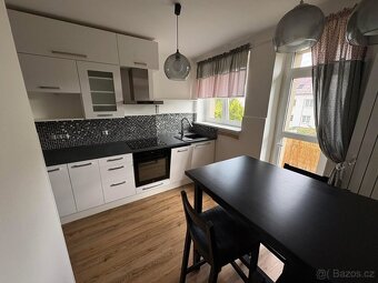 Pronájem 2+1 s balkonem a samostatnou šatnou - 2