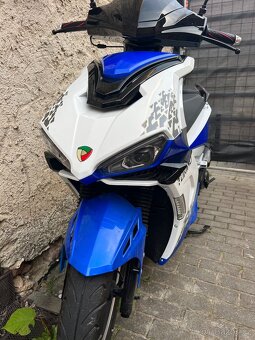 Skútr 125 - 2