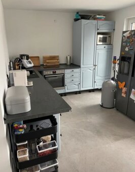 Kuchyňská linka z masivu se zánovními spotřebiči,5612 - 2