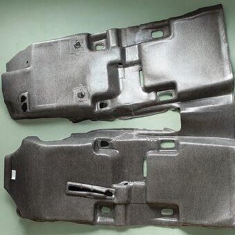 podlahový koberec Toyota RAV 4 hybrid od roku 2021 - 2