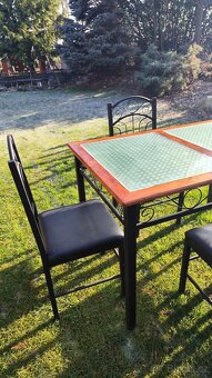 Jídelní stůl a židle - 2