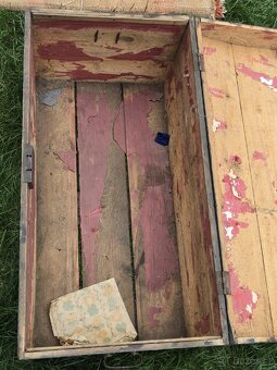 Truhla - stará, dřevěná bedna - 2