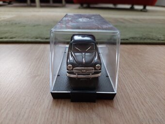 Fiat 1400B 1956 1:43 - BRUMM - 2