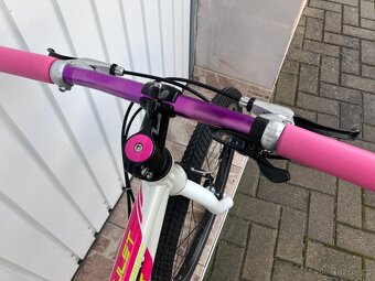 DÍVČÍ KOLO 24 - 2