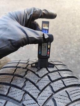 Zimní pneu 225/45/17 - 2