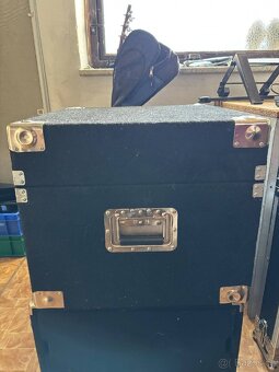 Dělaný okobercovaný rack case. - 2