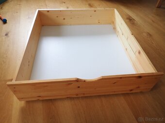 Zásuvka šuplík pod postel na kolečkách - 2