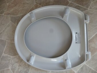 WC PRKYNKO S AUTOMATICKÝM ZAVÍRÁNÍM - 2